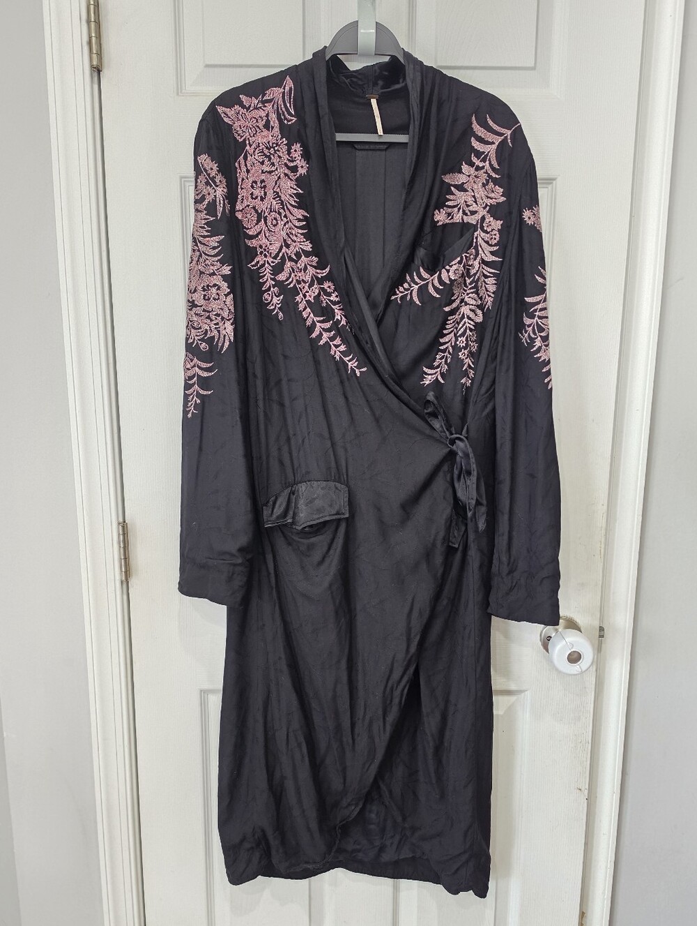 Free People Floral Embroidered Wrap Duster Cardigan Black / Rose Gold Size M